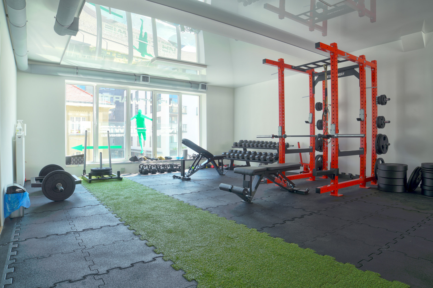 sala o wumiarze 90 m2, kameralne miejsce do ćwiczeń w przyjemnej atmosferze