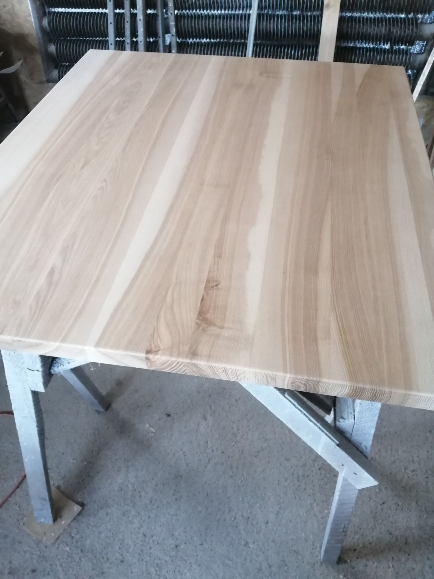 Blat z drewna jesionu