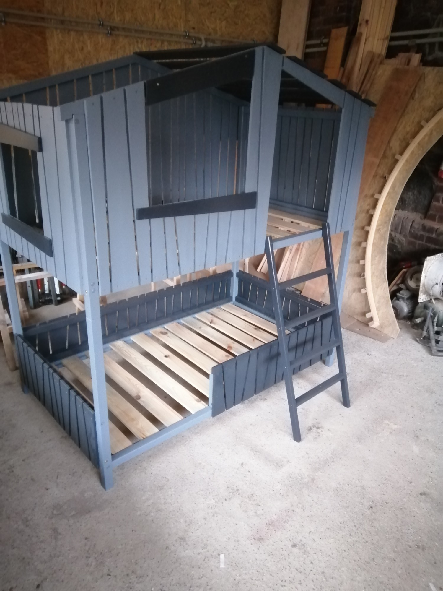 Łóżko piętrowe dla dzieci