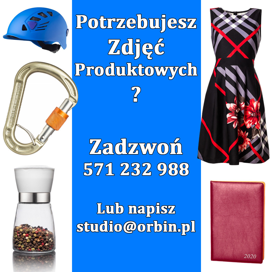 Kompozycja z różnych przedmiotów na białym tle: niebieski kask wspinaczkowy, karabińczyk, młynek do pieprzu, sukienka w kratę i bordowy notes, otoczone niebieskim tłem z tekstem reklamowym.