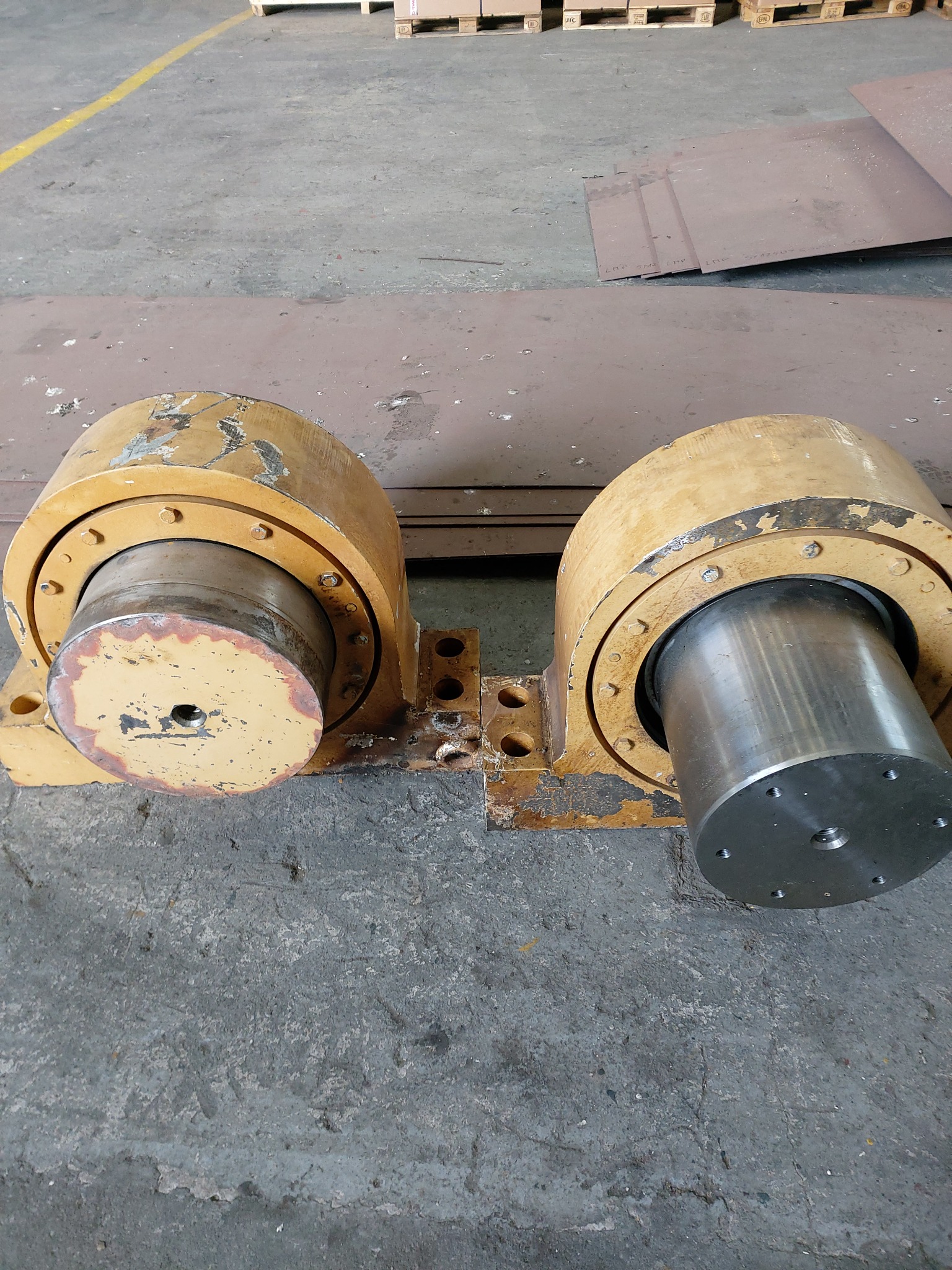 Sprzedam elementy urządzeń dżwigowych