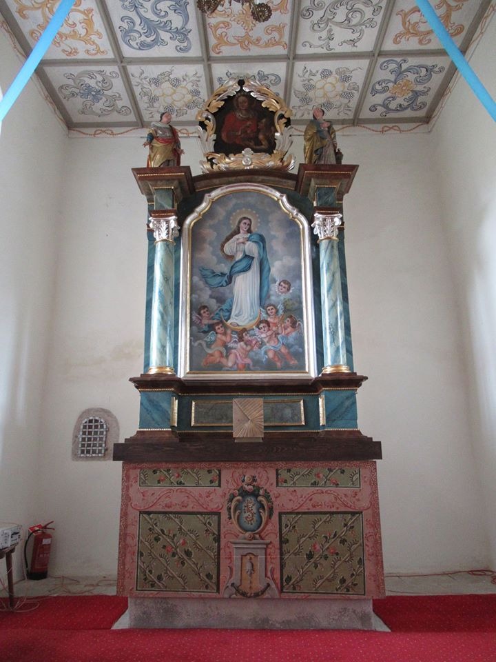 Barokowy Ołtarz Główny w kościele w Nowej Kamienicy - pełna konserwacja