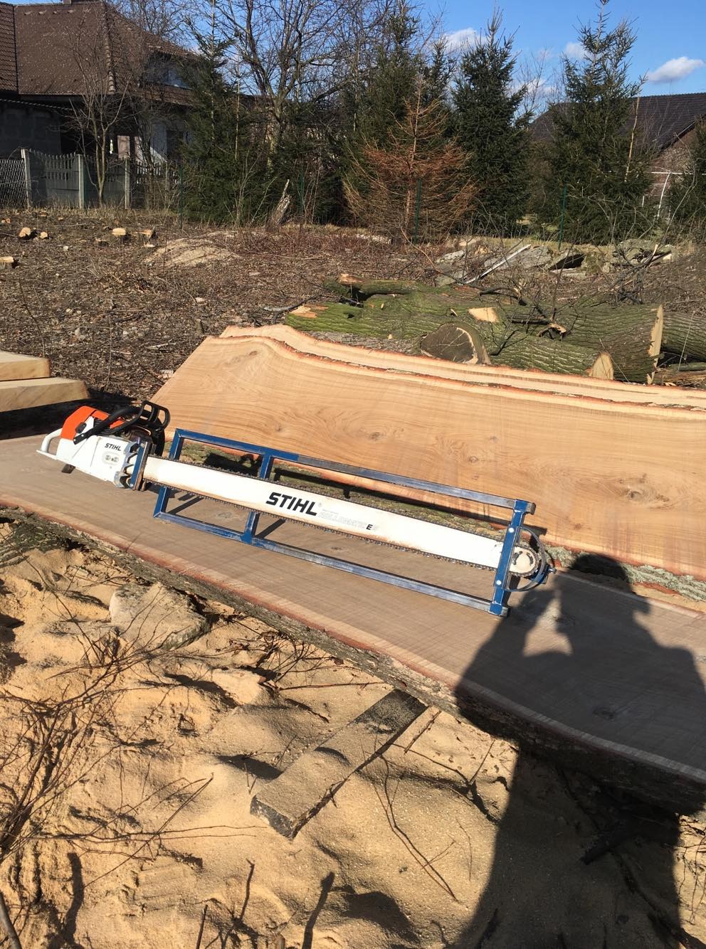 Trak ramowy do przecierania kłód o dużych rozmiarach