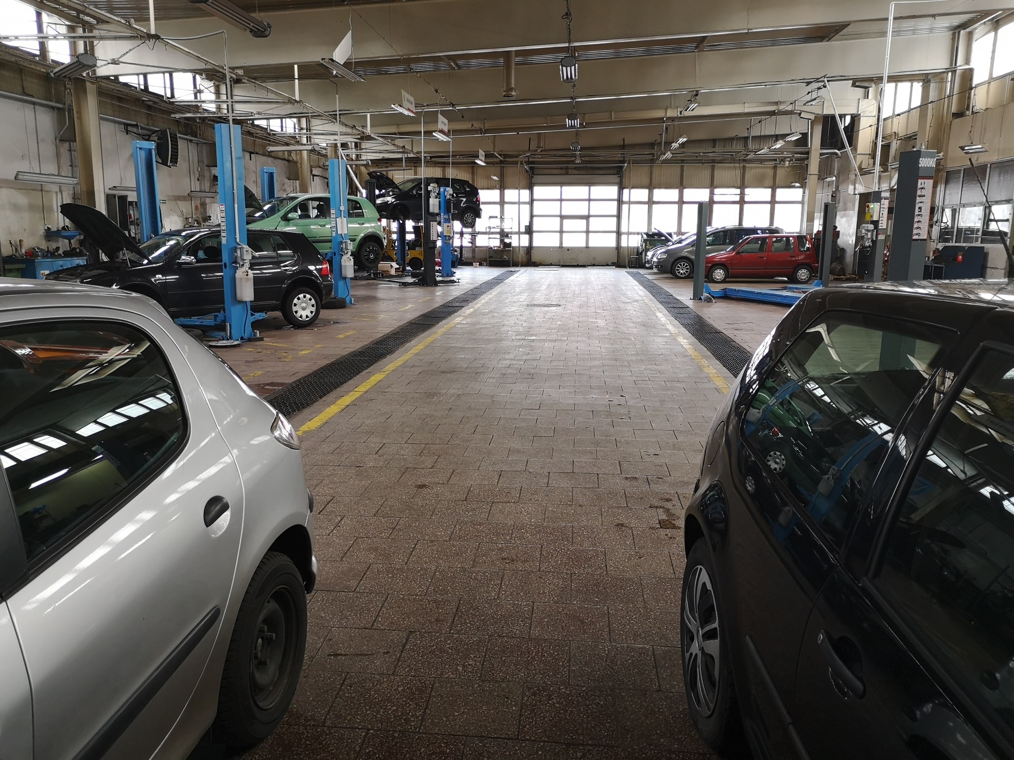 Główna hala naprawczy naszego serwisu.