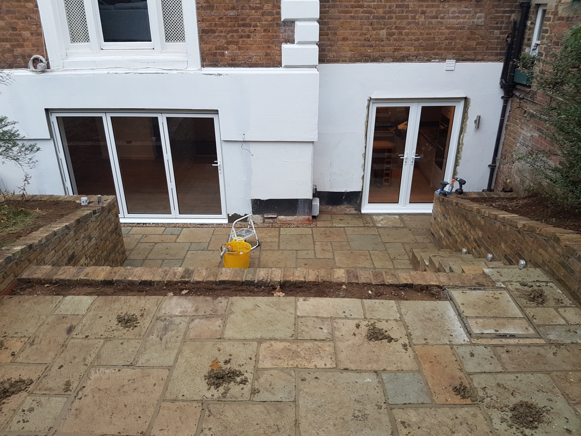 Montaż drzwi i okien