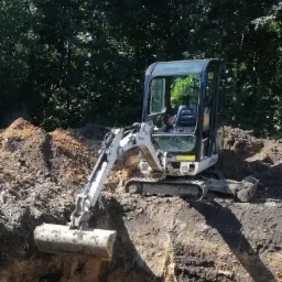 Witam wykonuje wykopy pod zbiorniki wodne pod kanalizację i wiele innych rzeczy