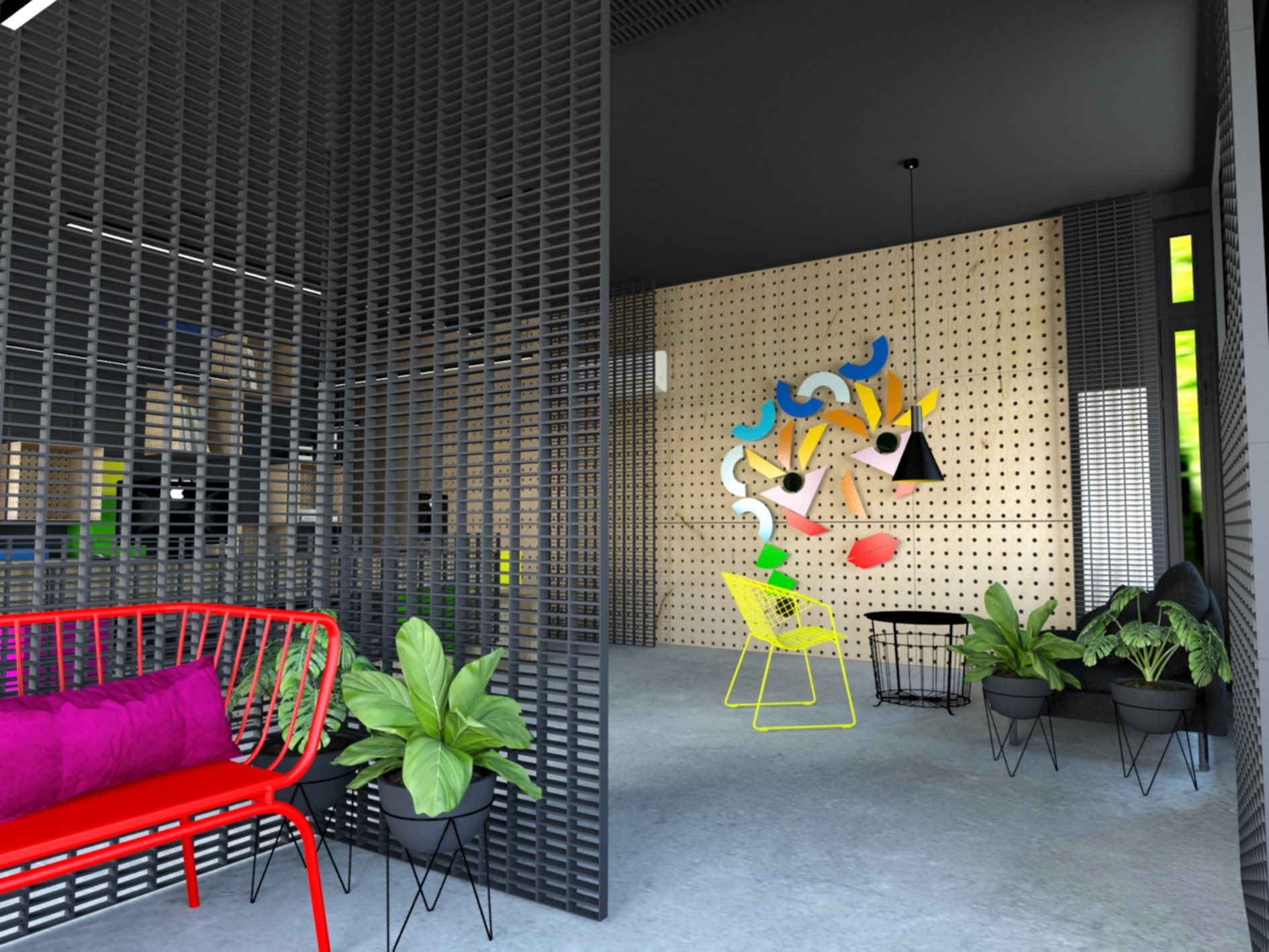 Nowoczesna aranżacja przestrzeni z perforowaną ścianą, czerwonym siedziskiem z fioletową poduszką, zielonymi roślinami w czarnych donicach na metalowych nóżkach oraz geometryczną dekoracją ścienną.