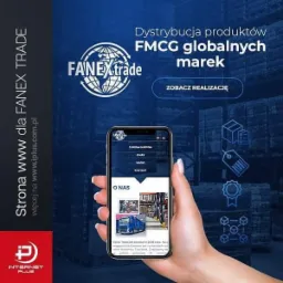 Prezentacja strony internetowej Fanex Trade na smartfonie trzymanym w dłoni, na tle magazynu i grafiki dystrybucji produktów FMCG.