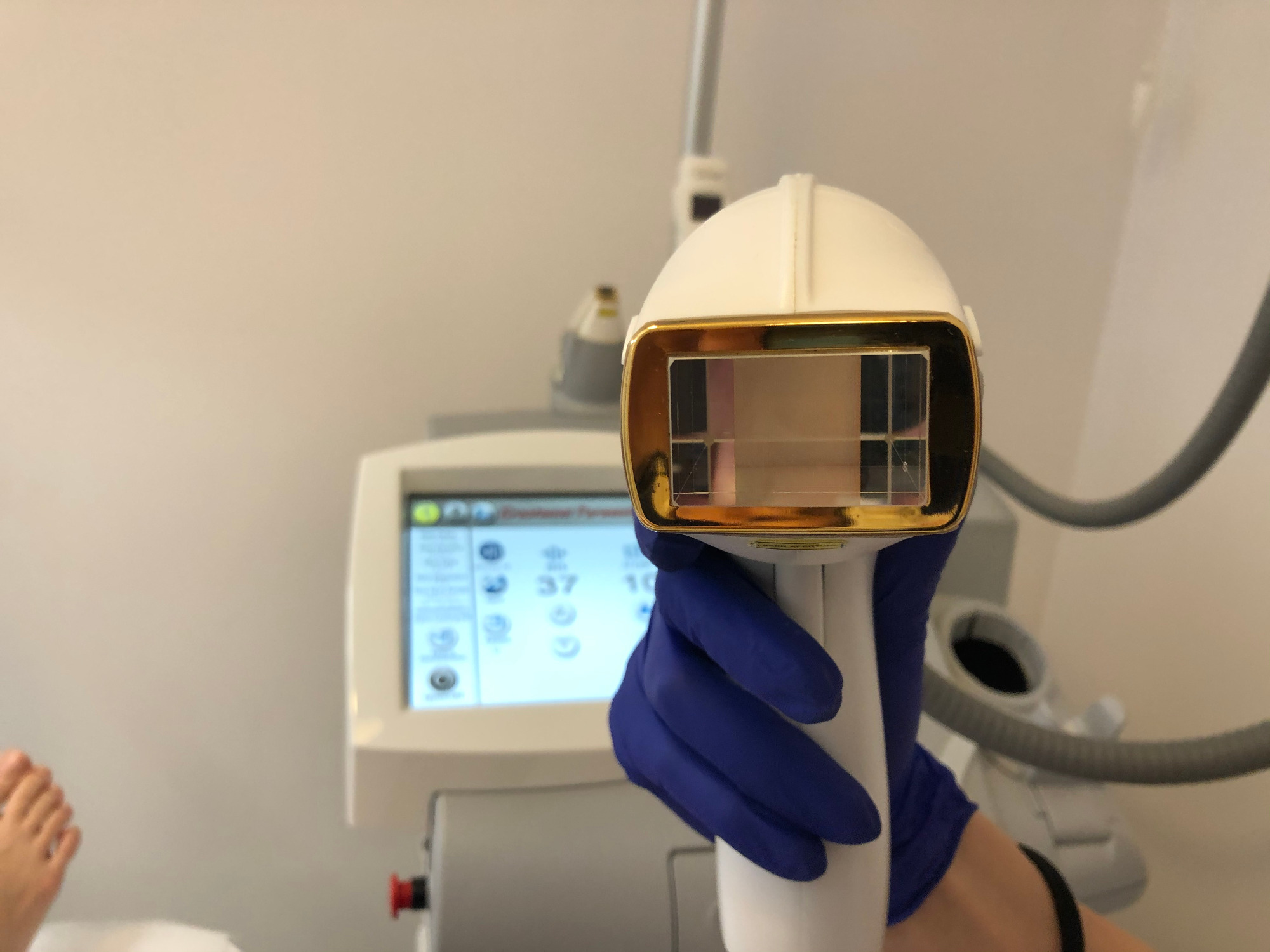 Duża głowica do depilacji.