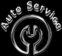 Chromowane logo Auto Service z kluczem francuskim w okręgu na czarnym tle.