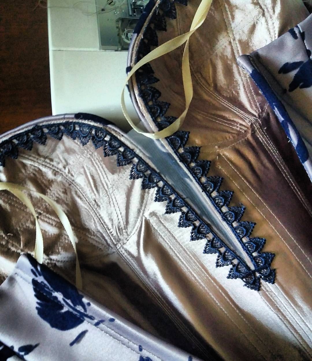 śriodek mojej sukienki. modelowania sylwetki