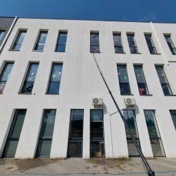 Mycie okien na wysokości