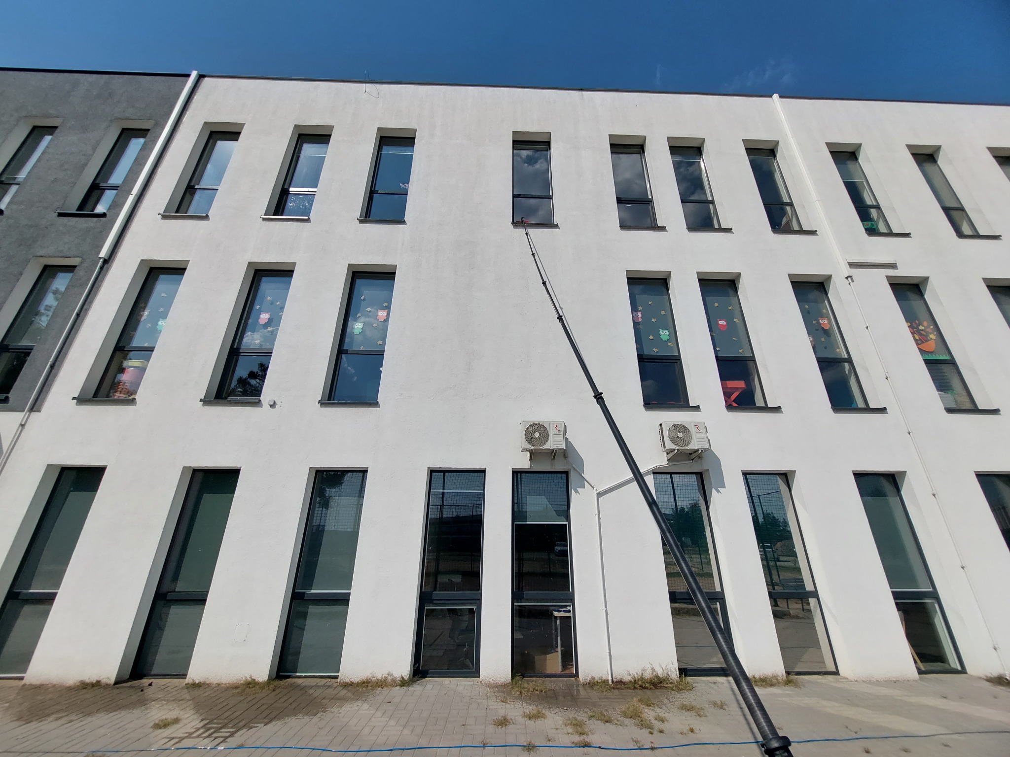 Mycie okien na wysokości