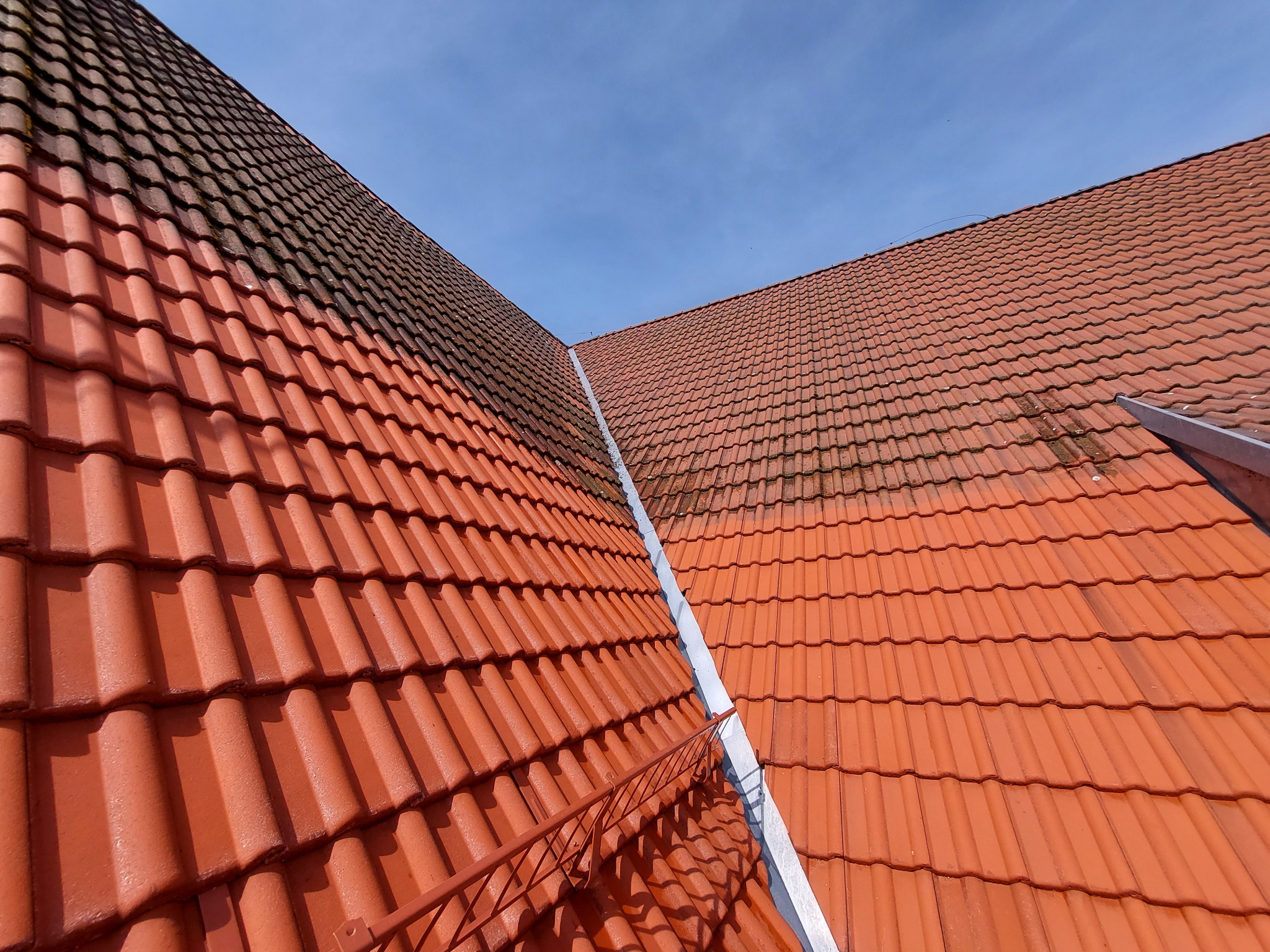 Mycie dachów, impregnacja hydrofobowa, odgrzybianie powierzchni dachu