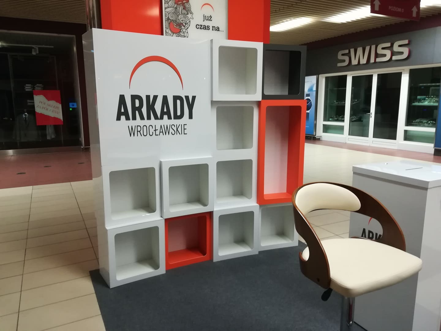 Stoiska reklamowe Meble ekspozycyjne