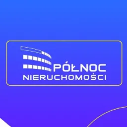 Logo firmy Północ Nieruchomości na niebieskim tle, z graficznym symbolem przypominającym budynek.