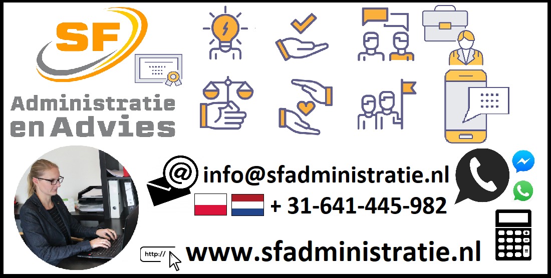 Kobieta w okularach i marynarce, pracująca na laptopie przy biurku, na tle grafiki z ikonami i danymi kontaktowymi firmy 'Administratie en Advies'.