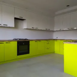 Nowoczesna kuchnia z błyszczącymi, limonkowymi szafkami dolnymi i białymi szafkami górnymi, drewniany blat, czarna płyta grzewcza i piekarnik.