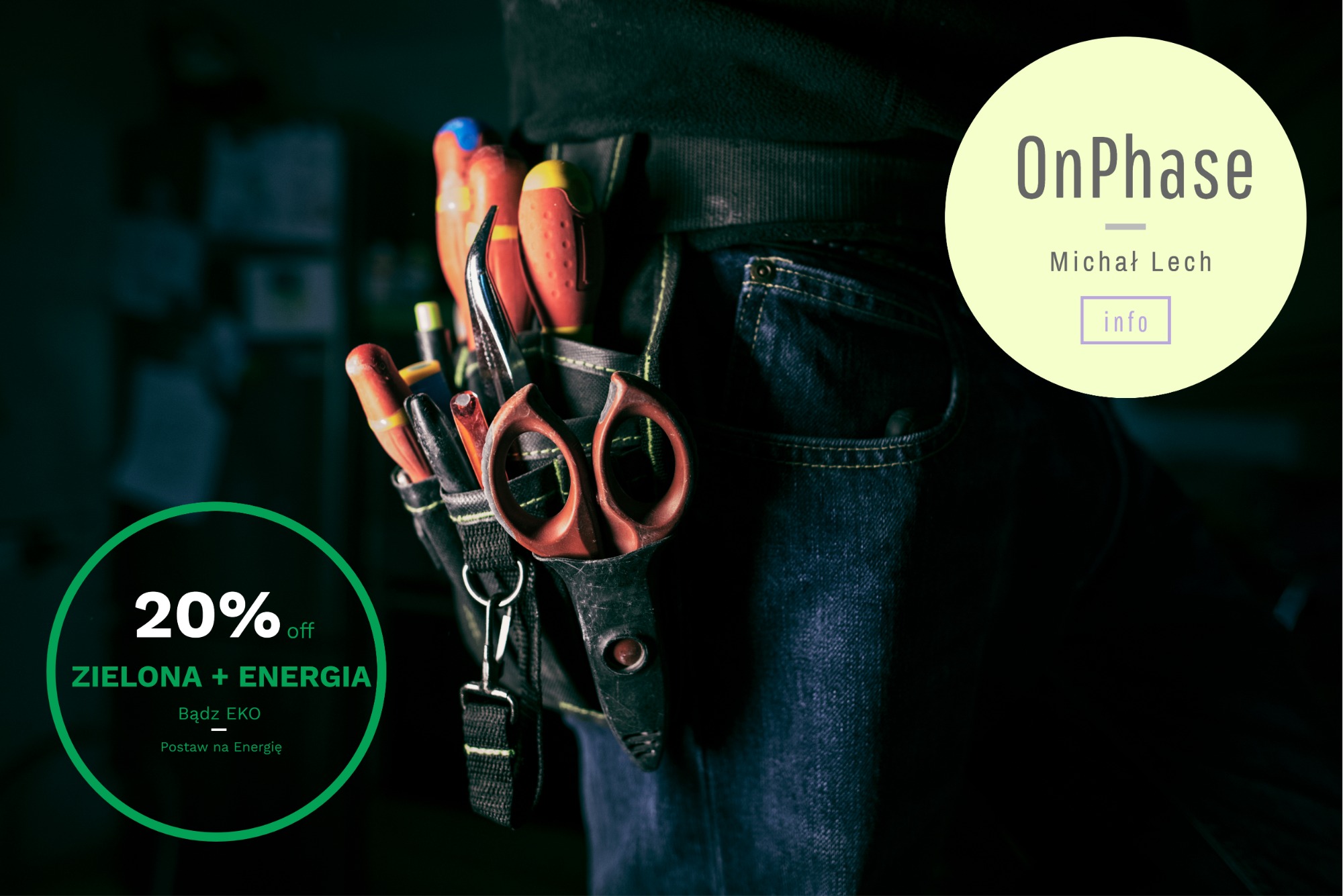 Pas narzędziowy z wkrętakami, kombinerkami i nożycami, noszony przez elektryka, z logo firmy OnPhase i informacją o 20% zniżce na usługi związane z zieloną energią.