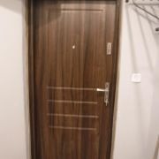 Kr Center - drzwi do mieszkania