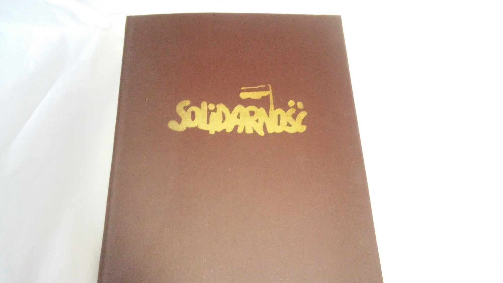 Wykonanie Oprawy Czasopism w Materiał Kanafas z Napisami