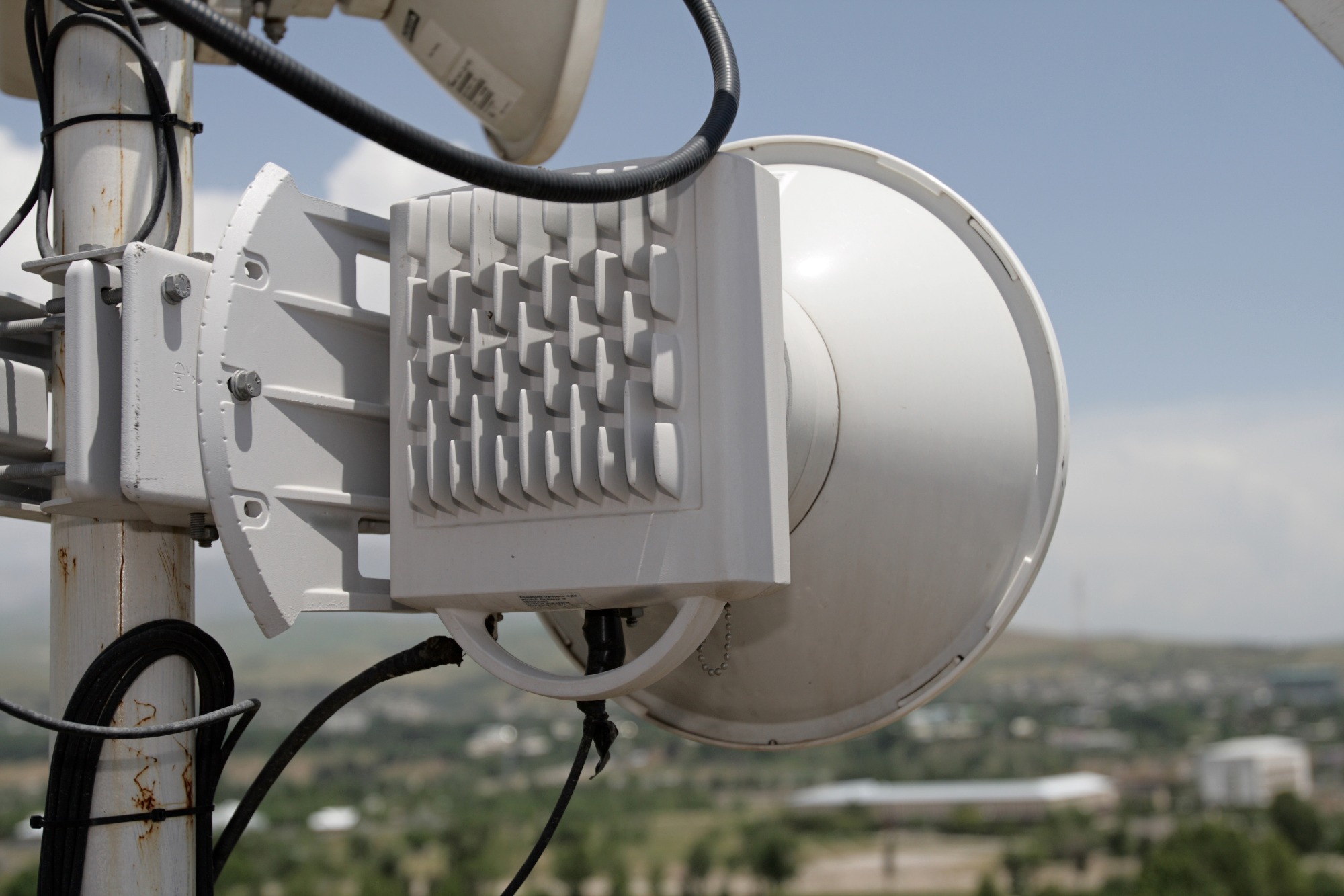 Niezawodne łącza w paśmie licencjonowanym.