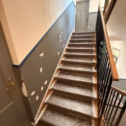 Remont ścian klatki schodowej w zabytkowej kamienicy w Krakowie