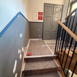 Remont ścian klatki schodowej w zabytkowej kamienicy w Krakowie