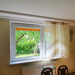 Montaż nawiewników okiennych do okien PCV.