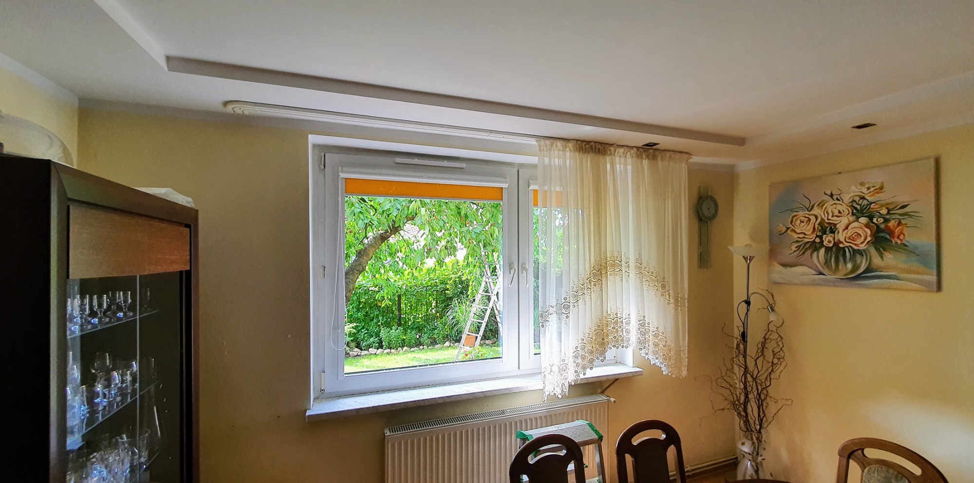 Montaż nawiewników okiennych do okien PCV.