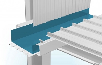 Przekrój dachu z blachy trapezowej z uszczelnieniem i elementami mocującymi, widok z góry i boku.
