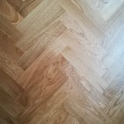 Montaż,szlifowanie,olejowanie lub lakierowanie parkietów.