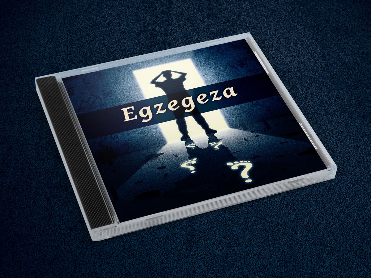 Okładka płyty CD z grafiką przedstawiającą sylwetkę człowieka stojącego przed jasnym przejściem, z napisem 'Egzegeza' i znakami zapytania na podłodze.