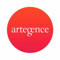 Logo 'artegence' w białym kolorze na czerwono-pomarańczowym gradientowym okręgu.
