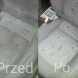 Maks Clean - Tapicerka samochodowa fotela z widoczną różnicą przed i po czyszczeniu, wzór w gwiazdki i księżyce, ujęcie z góry.