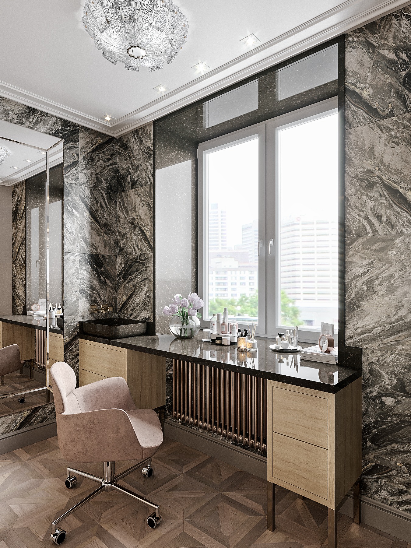 Toaletka z marmurowym blatem i ścianami, oświetlona lampą sufitową, z widokiem na miasto za oknem i krzesłem na kółkach z tapicerką w kolorze pudrowego różu.
