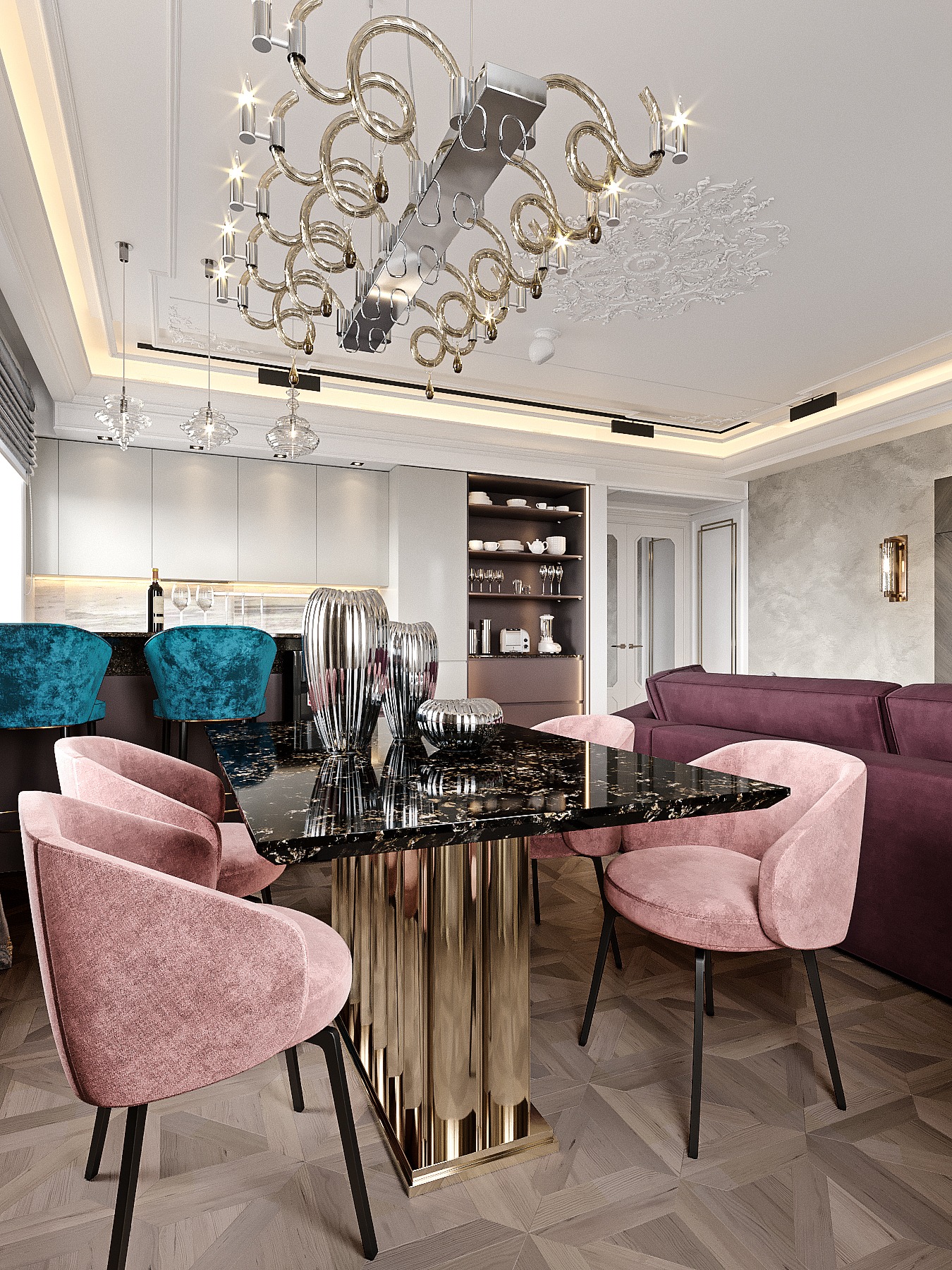 Elegancka jadalnia z czarnym marmurowym stołem na złotej podstawie, otoczona różowymi krzesłami, pod ozdobnym żyrandolem w przestronnym wnętrzu z parkietem.