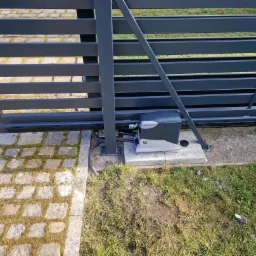 Wykonanie montażu napędu do bramy firmy Nice