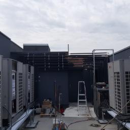 Po 10 dniach spięty dach na gotowo 10 jednostek LG 