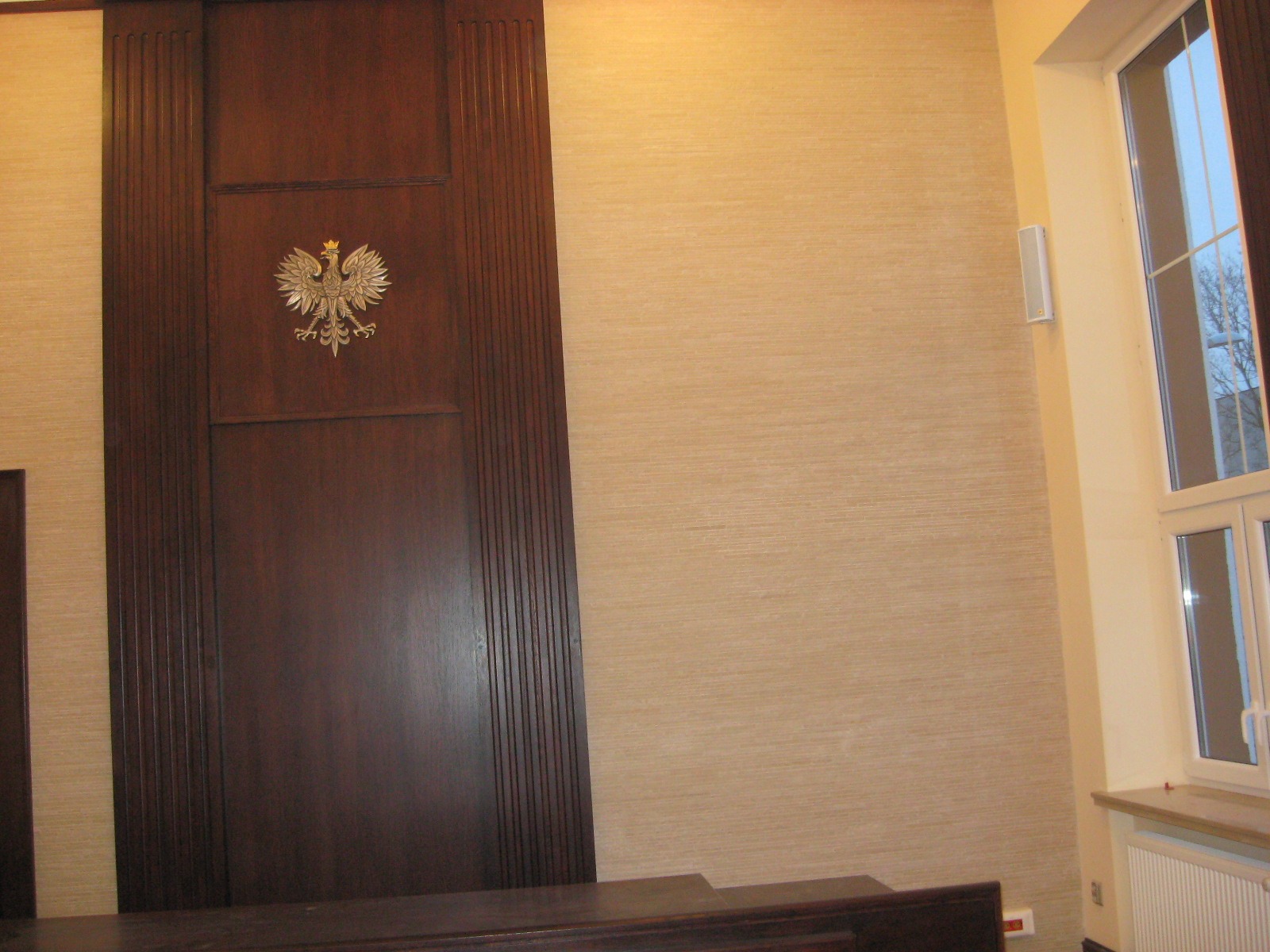 Portale i okładziny ścian w sądzie