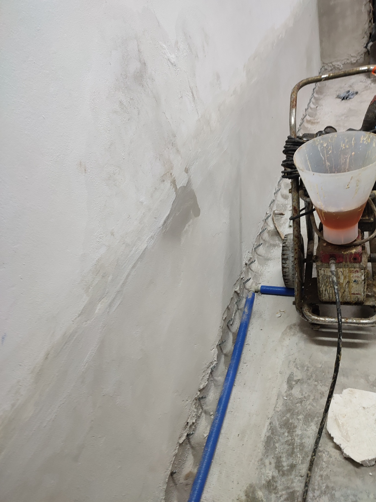 Iniekcja ciśnieniowa uszczelniająca styk ściany fundamentowej z płytą fundamentową