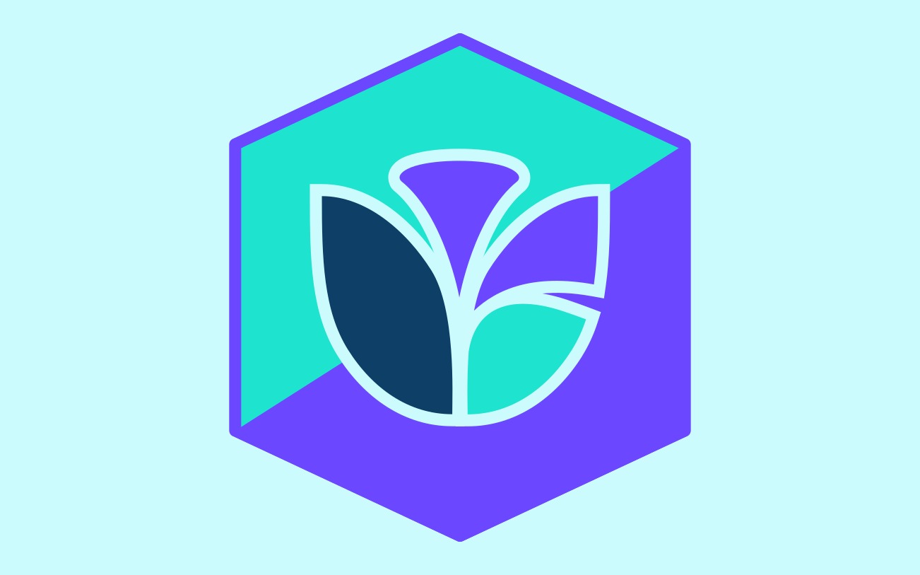 Abstrakcyjne logo w kształcie stylizowanego kwiatu w odcieniach fioletu, turkusu i granatu, umieszczone w sześciokącie na jasnoniebieskim tle.