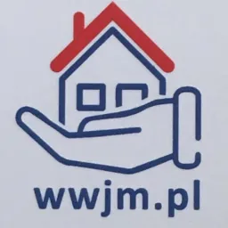 Niebieski kontur dłoni trzymającej uproszczony dom z czerwonym dachem, poniżej adres strony internetowej wwjm.pl.