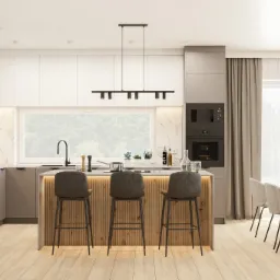 Nowoczesna kuchnia w odcieniach szarości i bieli z wyspą, trzema hokerami z tapicerowanymi siedziskami, dużym oknem z widokiem na zieleń i stołem z krzesłami w tle.