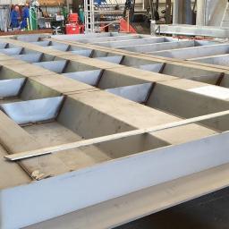 Konstrukcja podłogi zbiornika do utylizacji, spawany metoda Tig i Mig