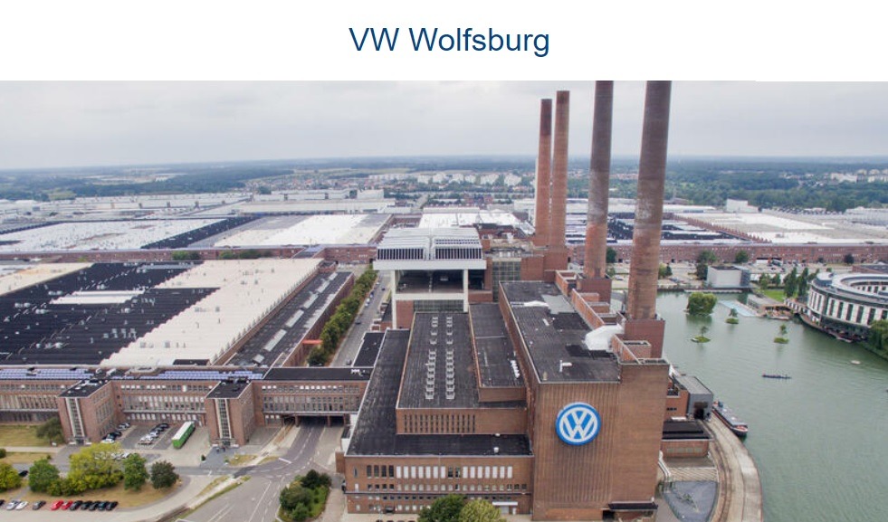 Montaż systemu wentylacyjnego na hali produkcyjnej fabryki Volkswagen.