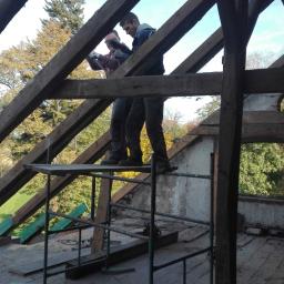 dach dek - remont starego pokrycia dachowego i wzmocnienie więźby dachowej