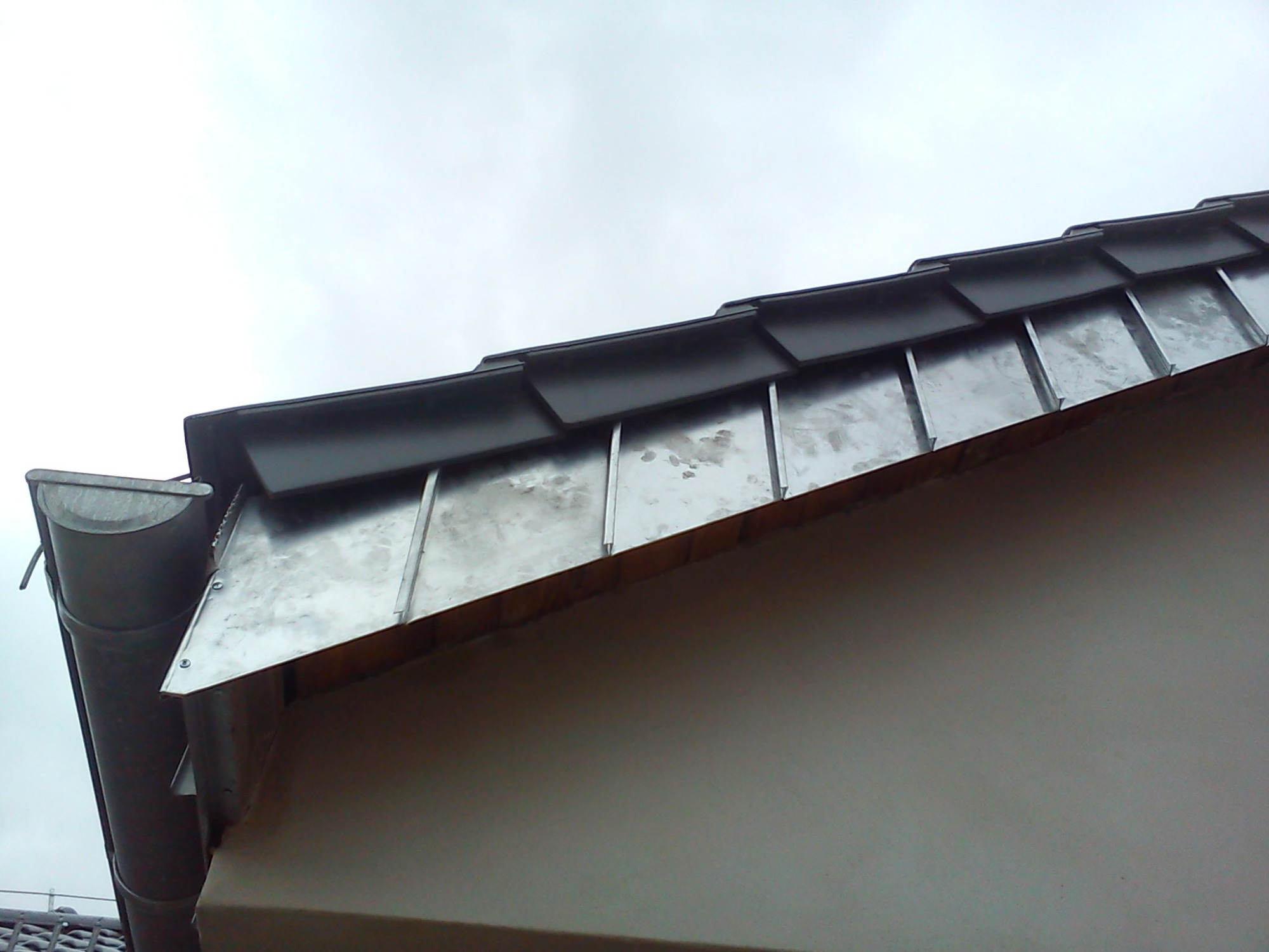 obróbki okap szczyt