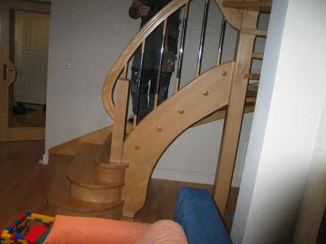 Renowacja mebli Produkcja mebli w starym stylu Wykonczanie wnętrz w starum stylu Schody