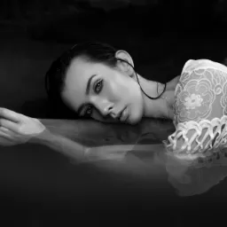 Sesja portretowa w wodzie